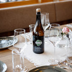 Weingut Pilch Weinflasche Moodfoto Frizzante Gelber Muskateller